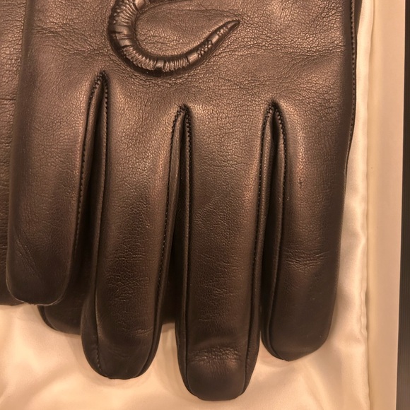 🖤🐍NEW WITH TAGS🐍🖤 Gucci leather black gloves - Picture 5 of 9